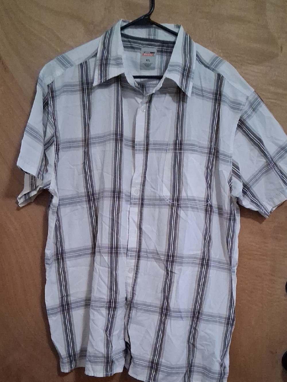 Dickies Men's Short Sleeve Plaid Button-Down Shirt - White and Brown